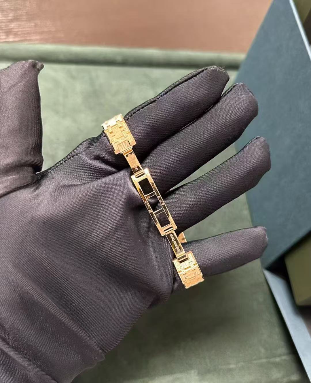 オーデマピゲロイヤルオーク2025最新品ミニクォーツコピー女性用腕時計 175802[6]