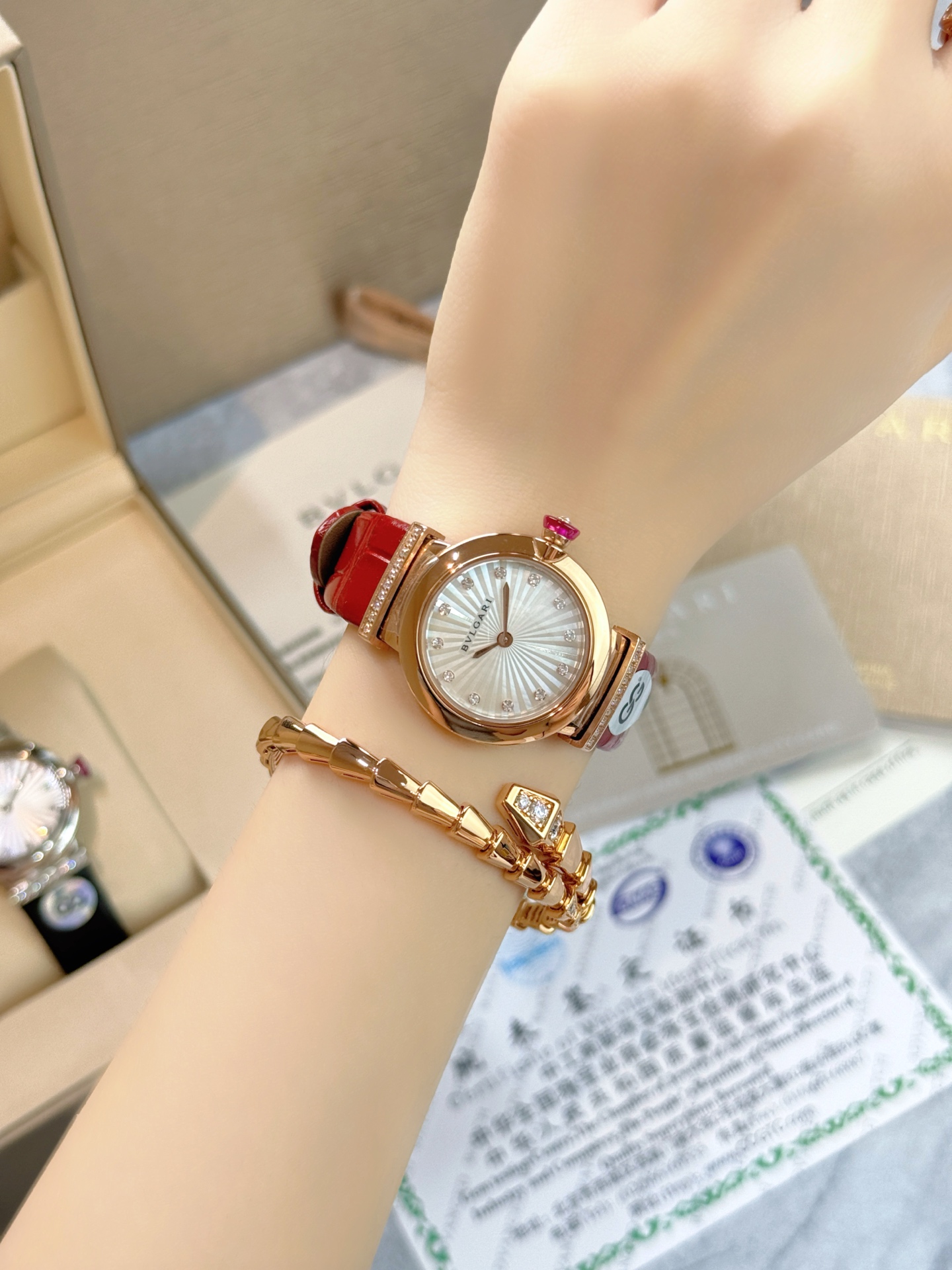 超絶のブルガリ ルチェア クォーツムーブメント優雅時計女性らしい魅力 121819