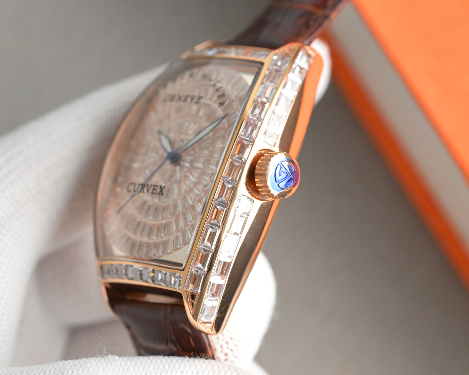 フランクミュラー2025新作ラグジュアリーバージョンフルスクエアダイヤモンドコピーの腕時計 122000[6]