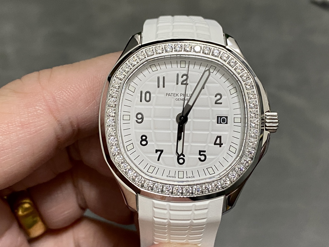 超絶のパテックフィリップアクアノートグレネード クォーツ女性スーパーコピー時計 171259-1