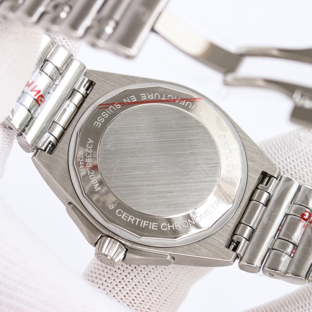 十分満足人気特恵コピーブライトリング時計クロノマット 122858 オートマチック GMT 40[8]