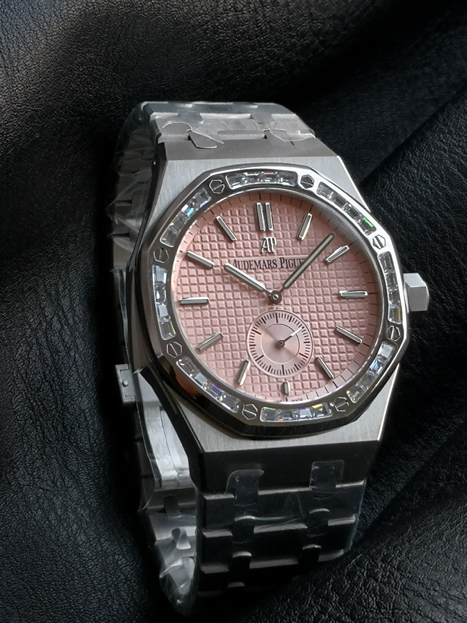 非常に豪華なブランドオーデマピゲピンクロイヤルオーク 26591IP新品シリーズ時計 176000[1]