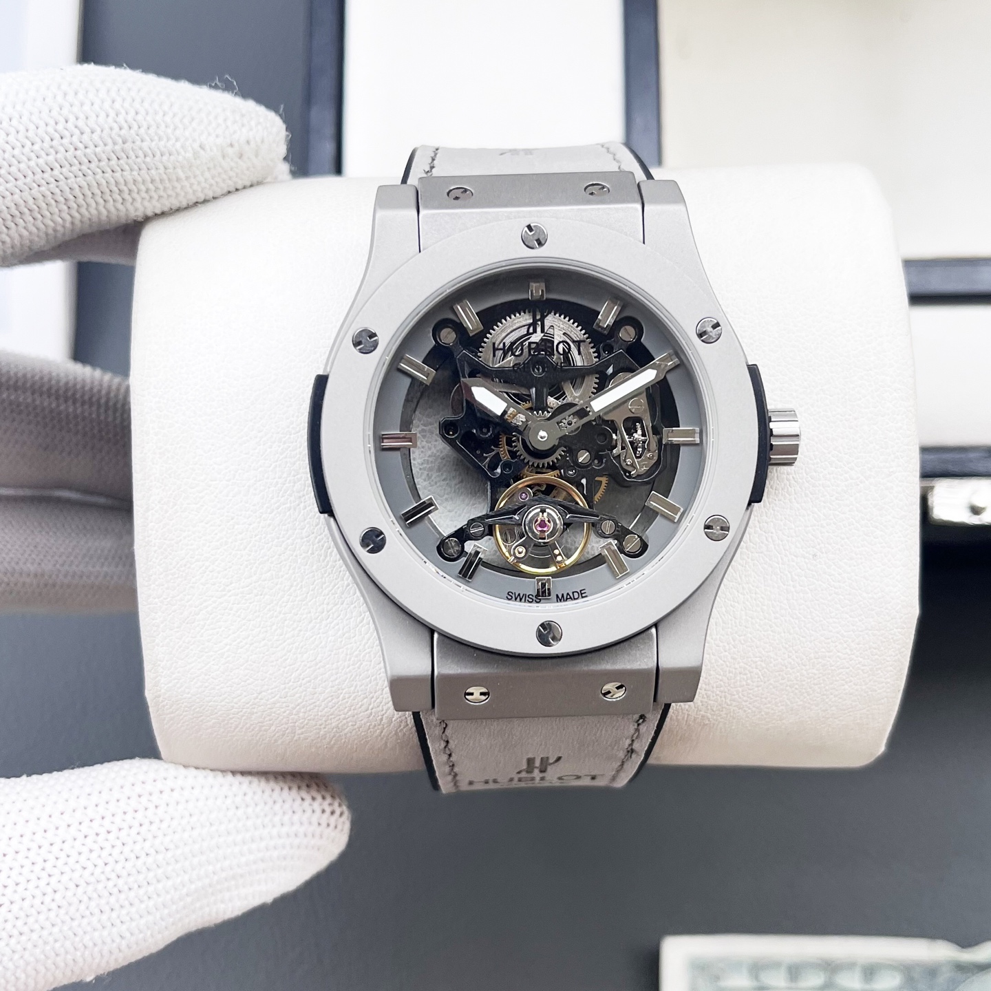 最新の人気商品Hublot高級メンズスーパーコピー新しい魅力腕時計 122307[1]