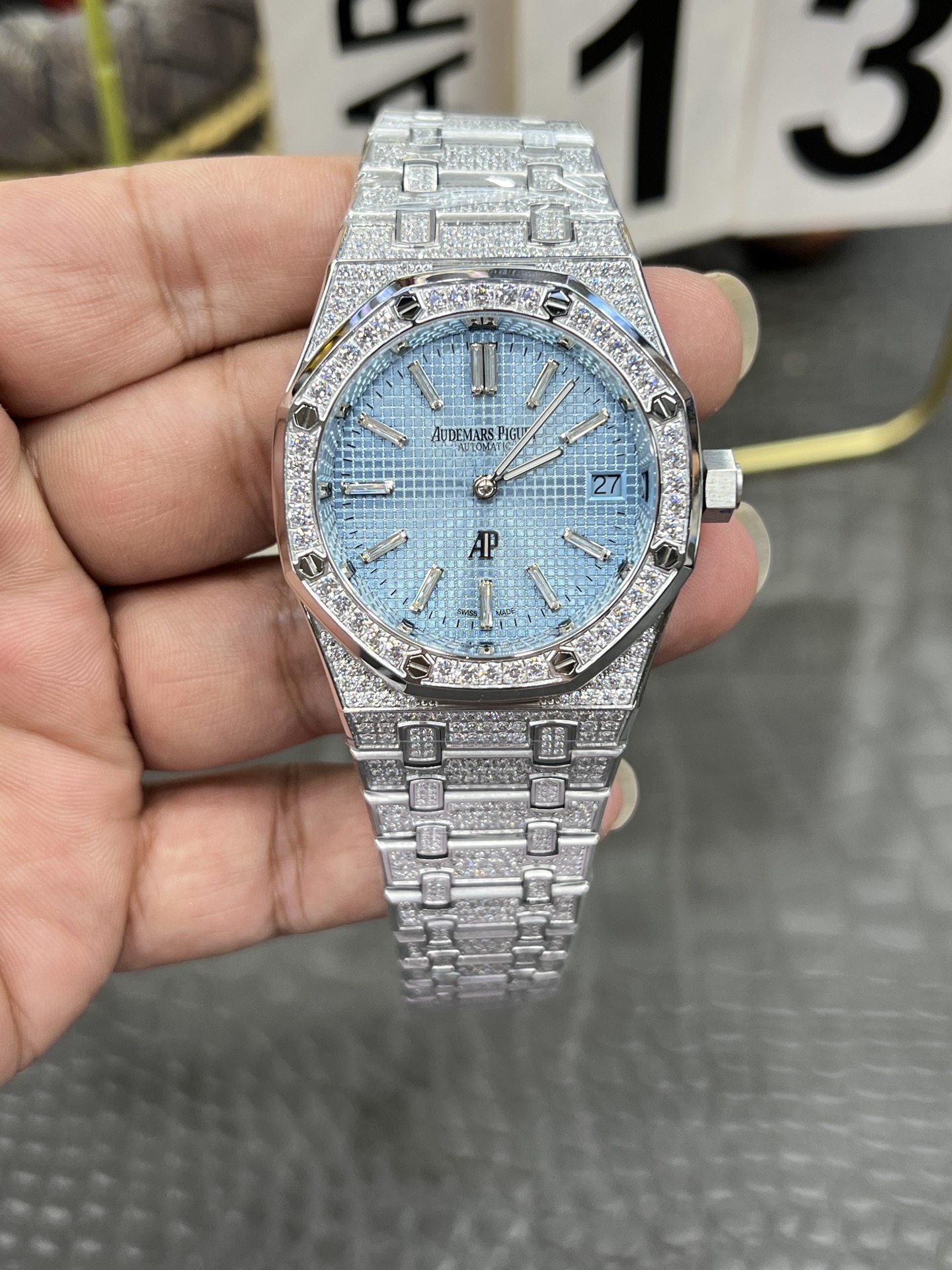 高級新商品オーデマピゲ男性のロイヤルオークフルダイヤモンド ブルーダイヤル2針時計 172274