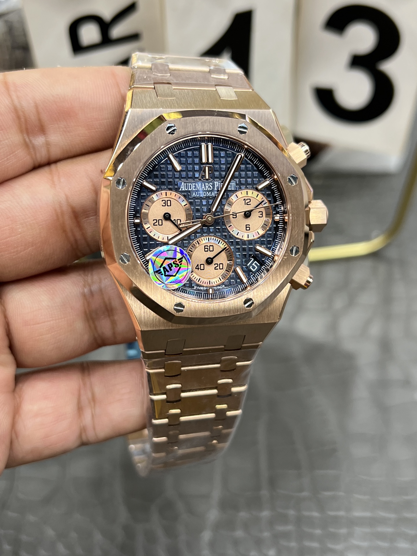 ブランドオーデマピゲロイヤルオーク 41mmローズゴールドブルースーパーコピー時計文字盤 1722304[2]