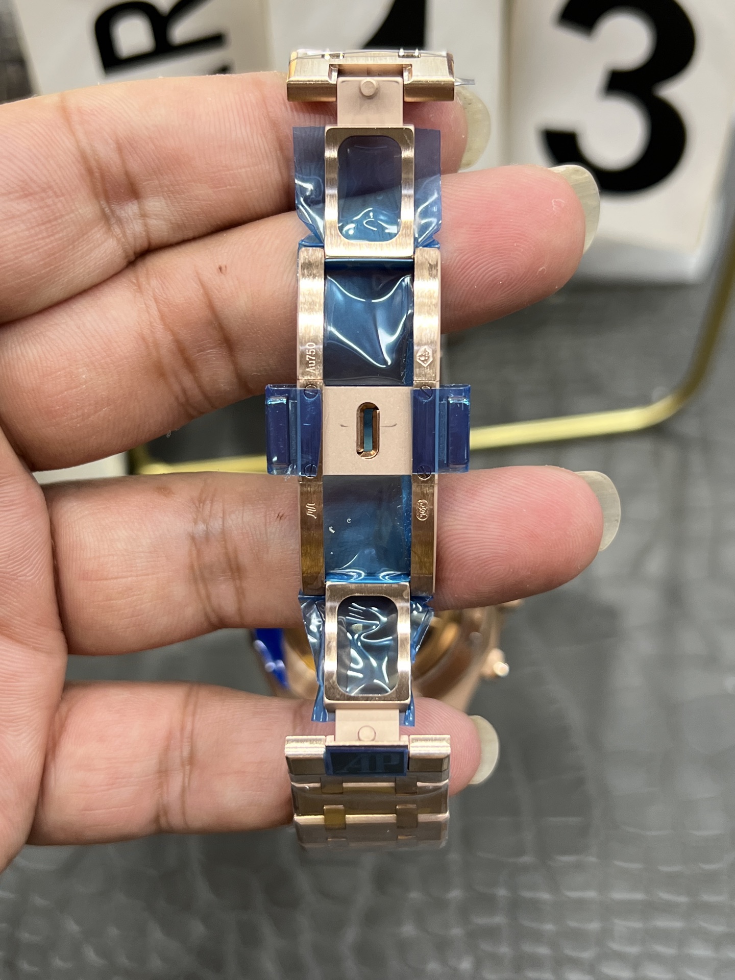 ブランドオーデマピゲロイヤルオーク 41mmローズゴールドブルースーパーコピー時計文字盤 1722304[6]