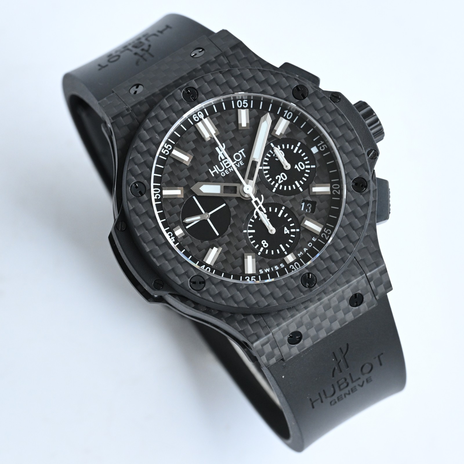 上流階級のウブロダブルドット信頼老舗時計サファイアガラスカーボンファイバーシリーズ 44mm 124316[1]