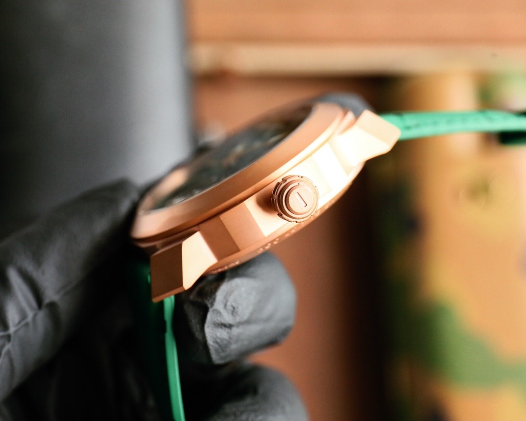 新製品ブルガリ新しい色オクトローマ スケルトン ツーリング全自動機械式時計 123734[4]