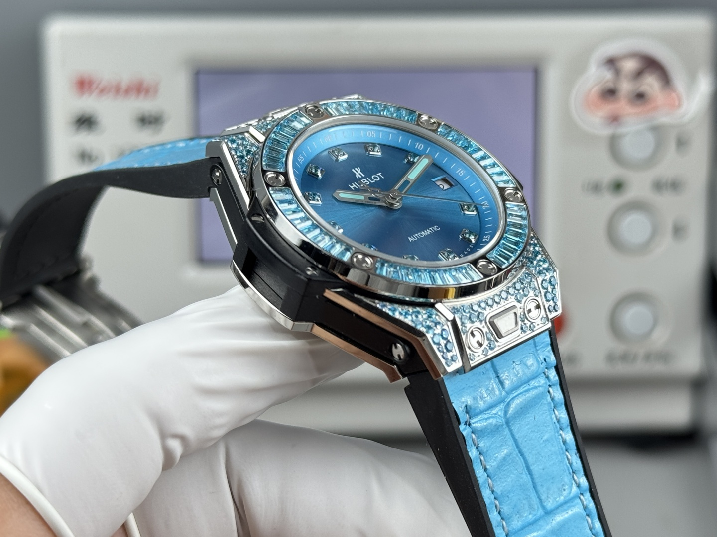 ウブロビッグバン最新型出現質感を忠実にコピー時計はジュエリーのエッセンスを融合しています 125842[1]