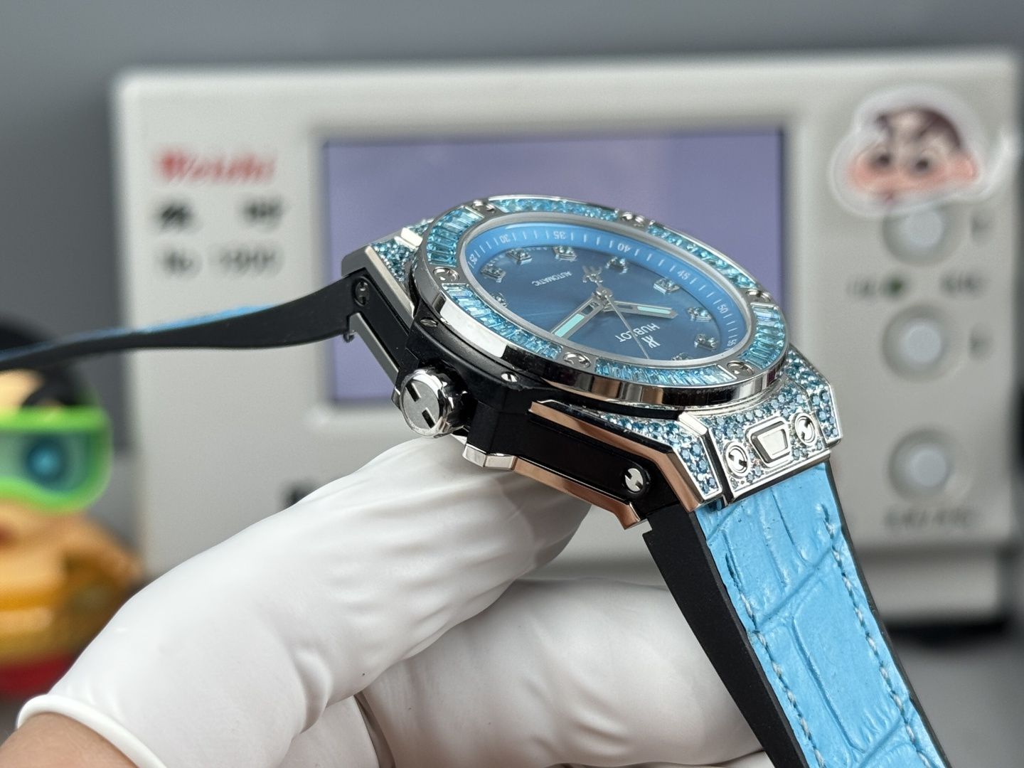 ウブロビッグバン最新型出現質感を忠実にコピー時計はジュエリーのエッセンスを融合しています 125842[2]