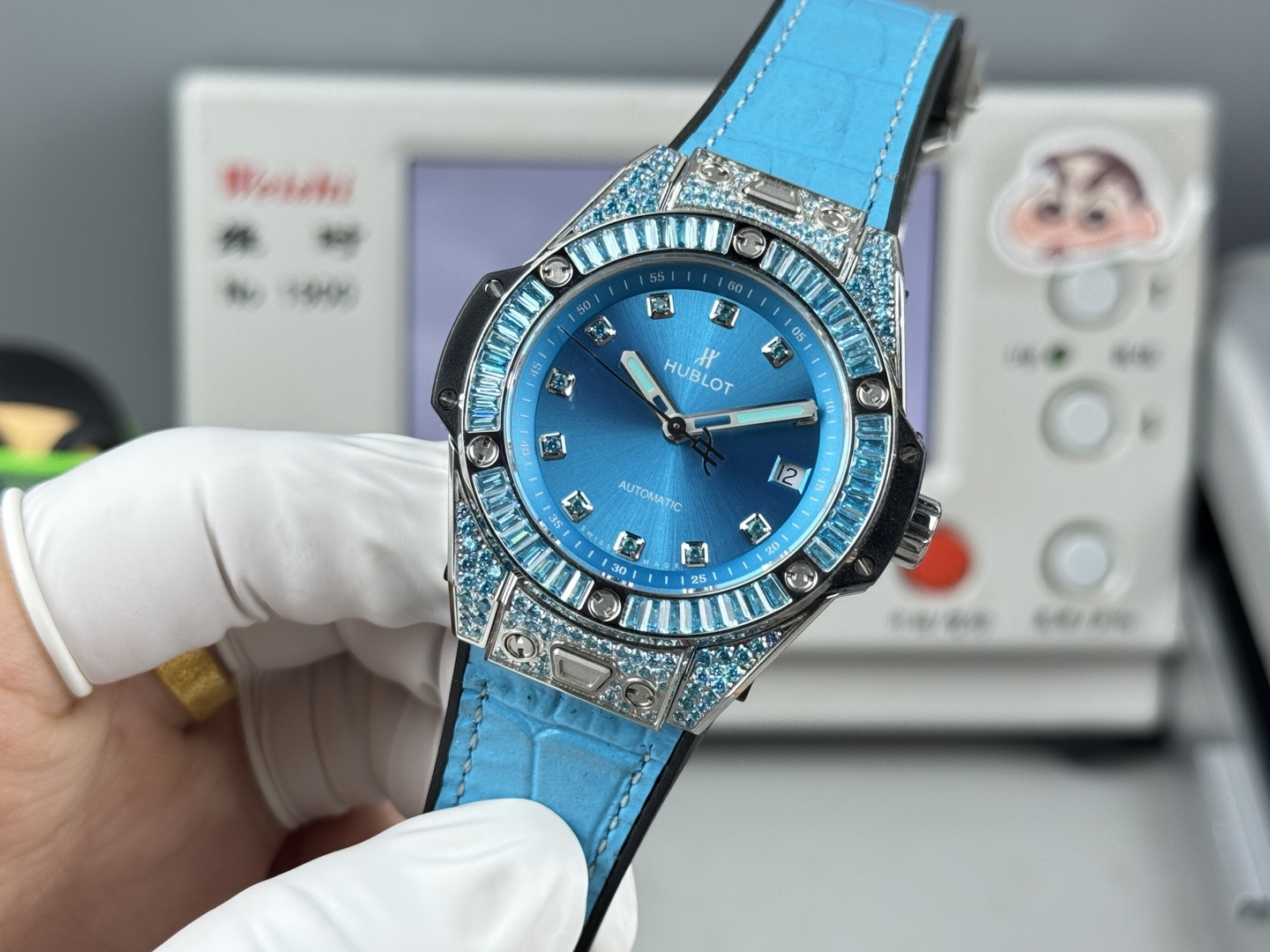 ウブロビッグバン最新型出現質感を忠実にコピー時計はジュエリーのエッセンスを融合しています 125842[4]