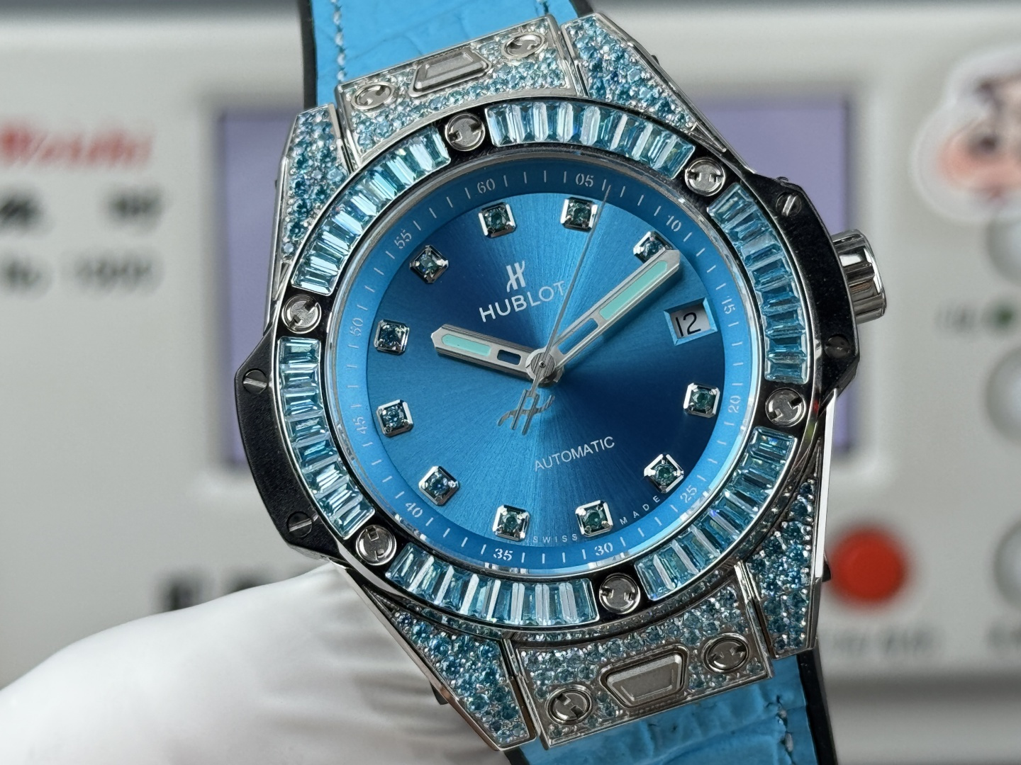 ウブロビッグバン最新型出現質感を忠実にコピー時計はジュエリーのエッセンスを融合しています 125842[8]