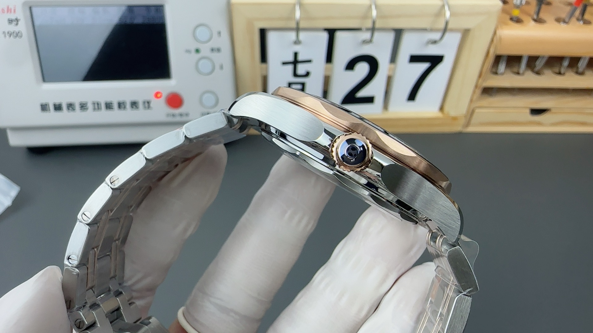 オメガコピーそ優れた品質8800一体型ムーブメントを搭載した新しいシーマスター300m 173290[4]