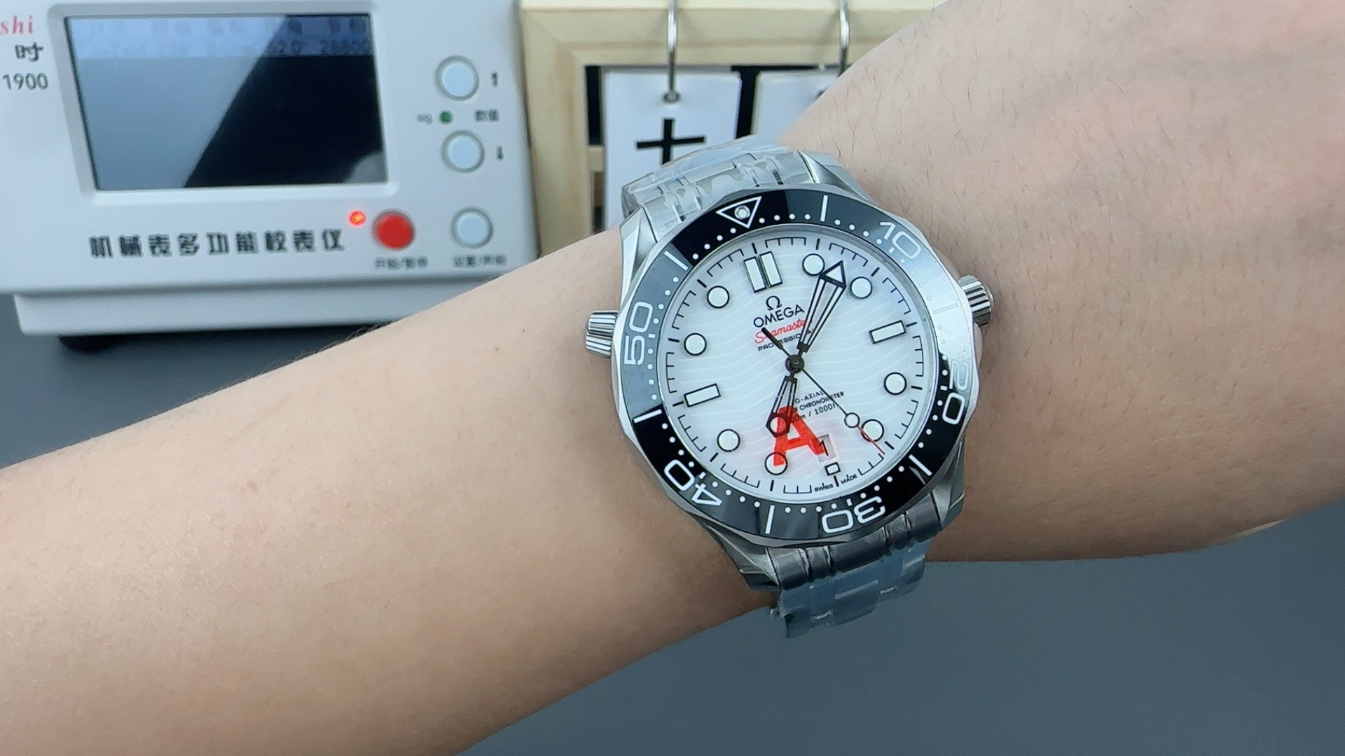 日本最大級オメガシーマスターコピー300m 一体型ムーブメント男性時計 173288品質と安心[8]