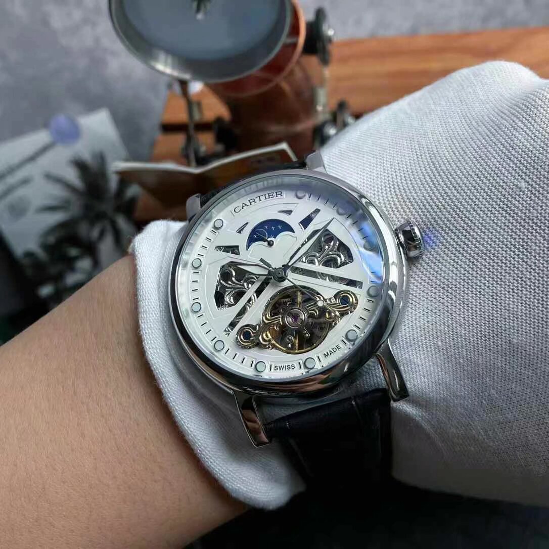 一部貴族に愛用カルティエの高級メンズコピー腕時計機械式ムーブメント 127592