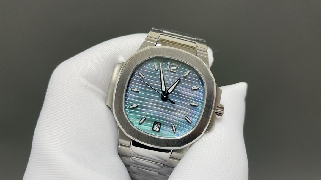 大人気新款パテックフィリップ女性ノーチラススーパーコピー時計グラデーション マザーオブパール ダイヤル 172017