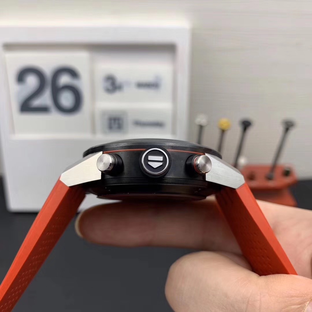 新しい色タグ・ホイヤーカレラコピースタイリッシュで男性高性能なクロノグラフ時計 127259[5]