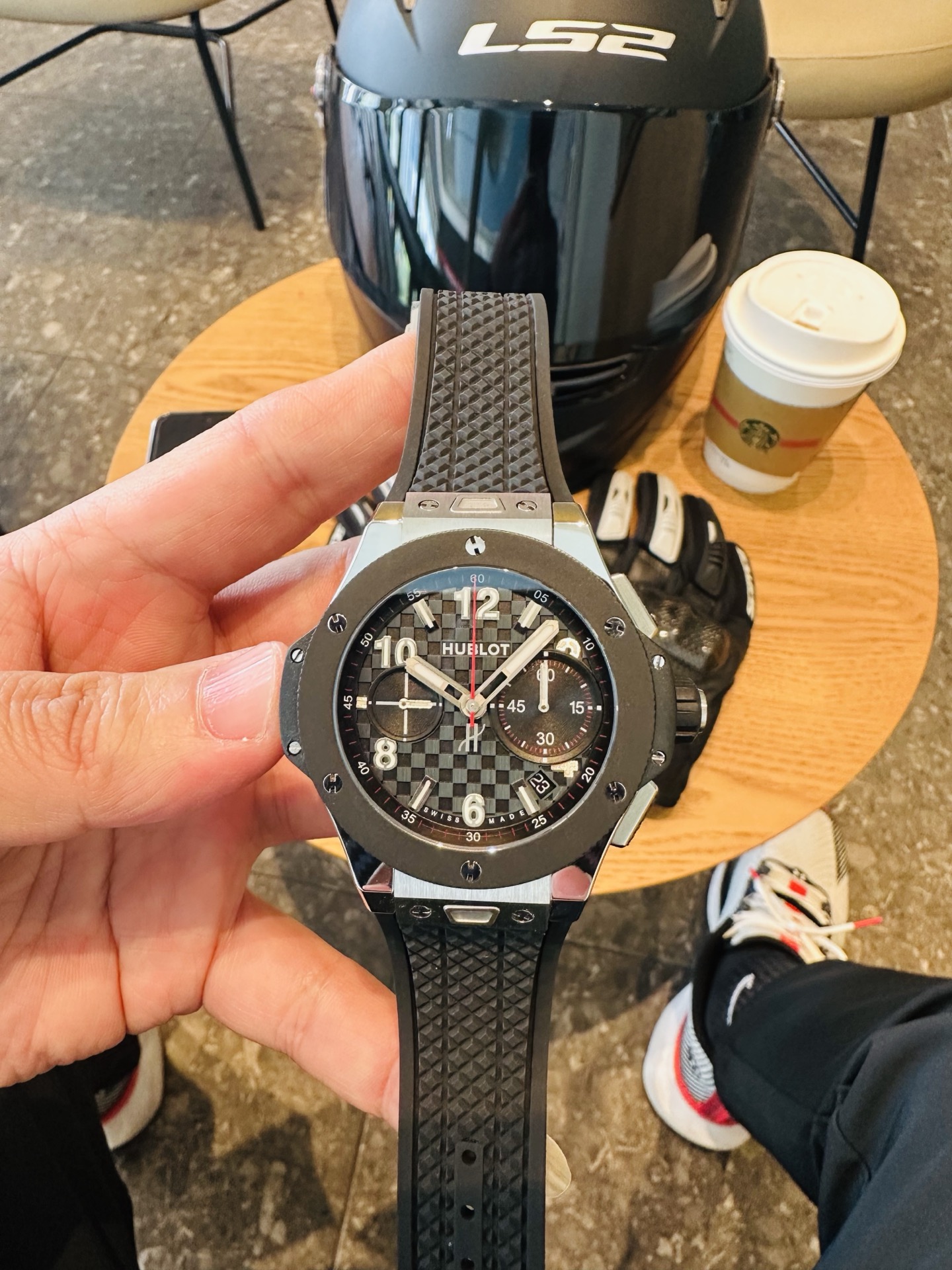 最新独特HUBLOTビッグバンコピー男性時計素材革新 431.OM.1338.RX シリーズ 127856[1]