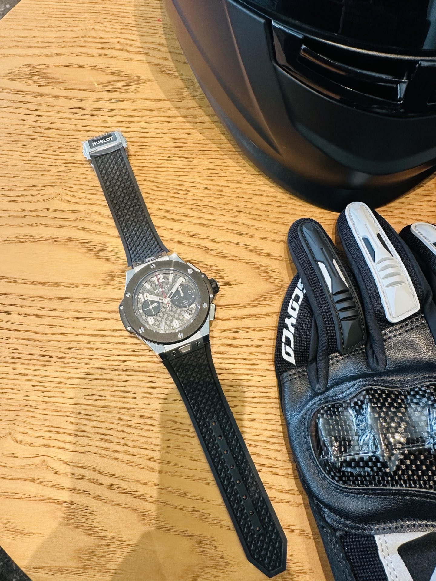 最新独特HUBLOTビッグバンコピー男性時計素材革新 431.OM.1338.RX シリーズ 127856[2]