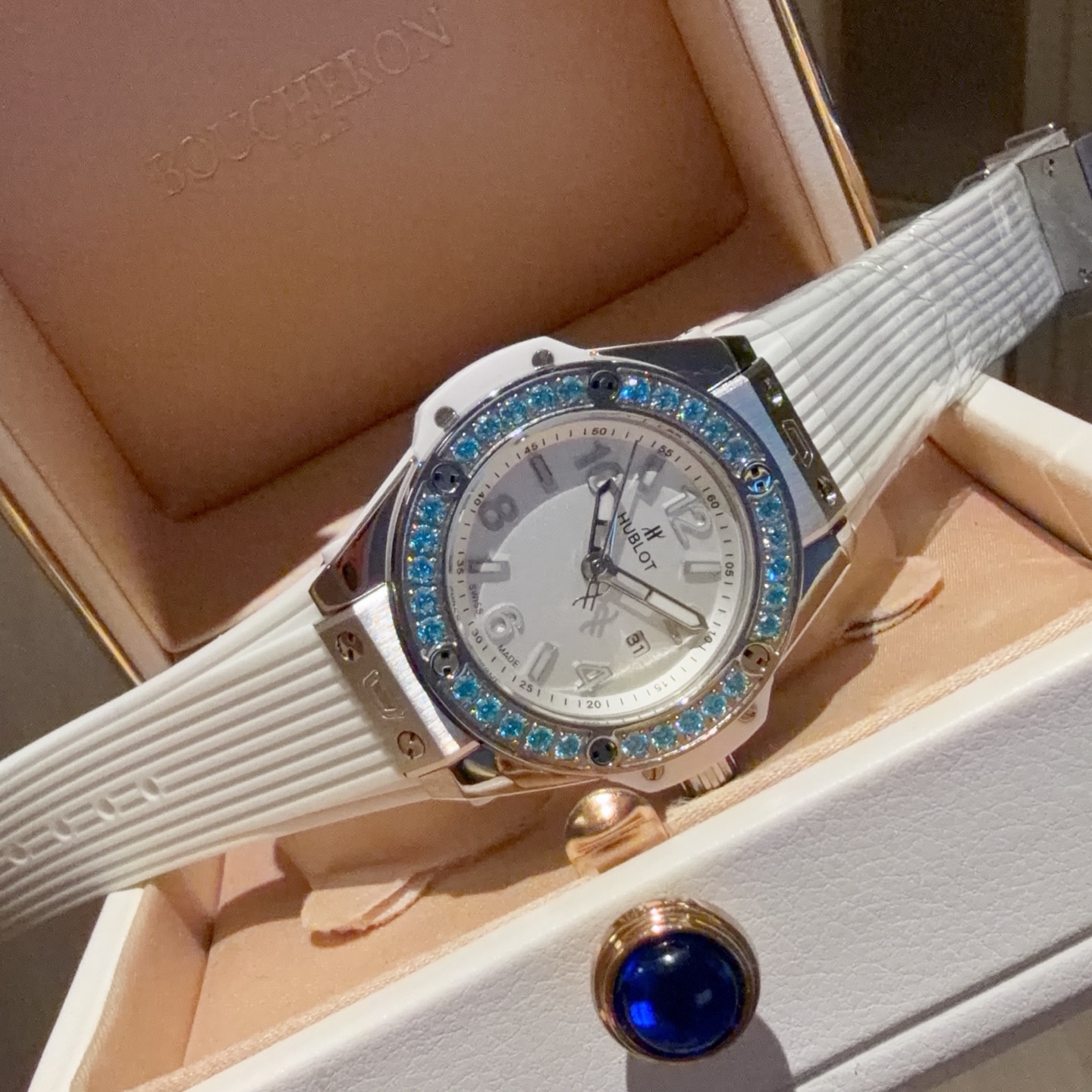 最新傑作ウブロ クラシックフュージョンコピーシリーズ33mm高級腕時計 128132