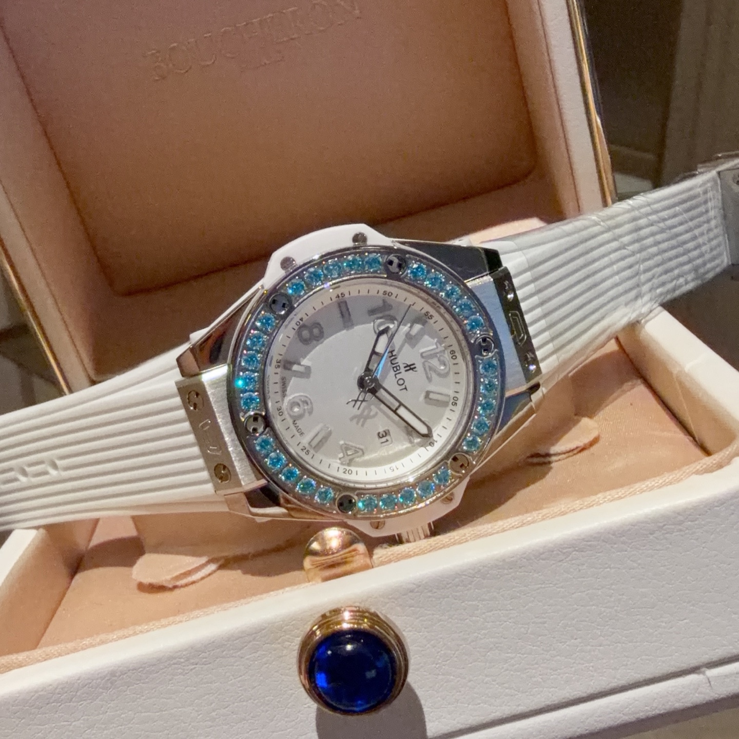 最新傑作ウブロ クラシックフュージョンコピーシリーズ33mm高級腕時計 128132[1]