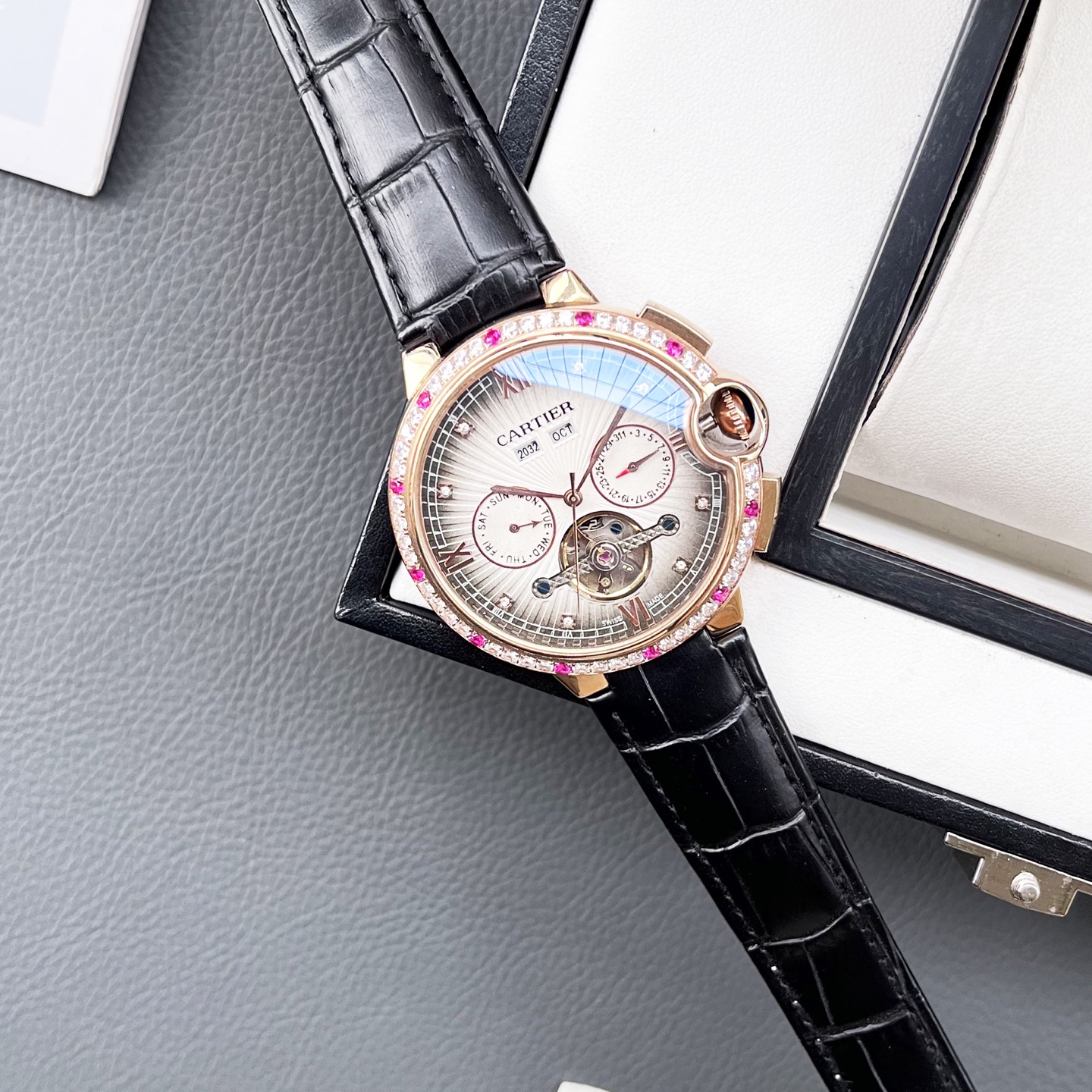 カルティエの新作コピーバロンブルーメンズ高強度機械式時計は  128831[5]