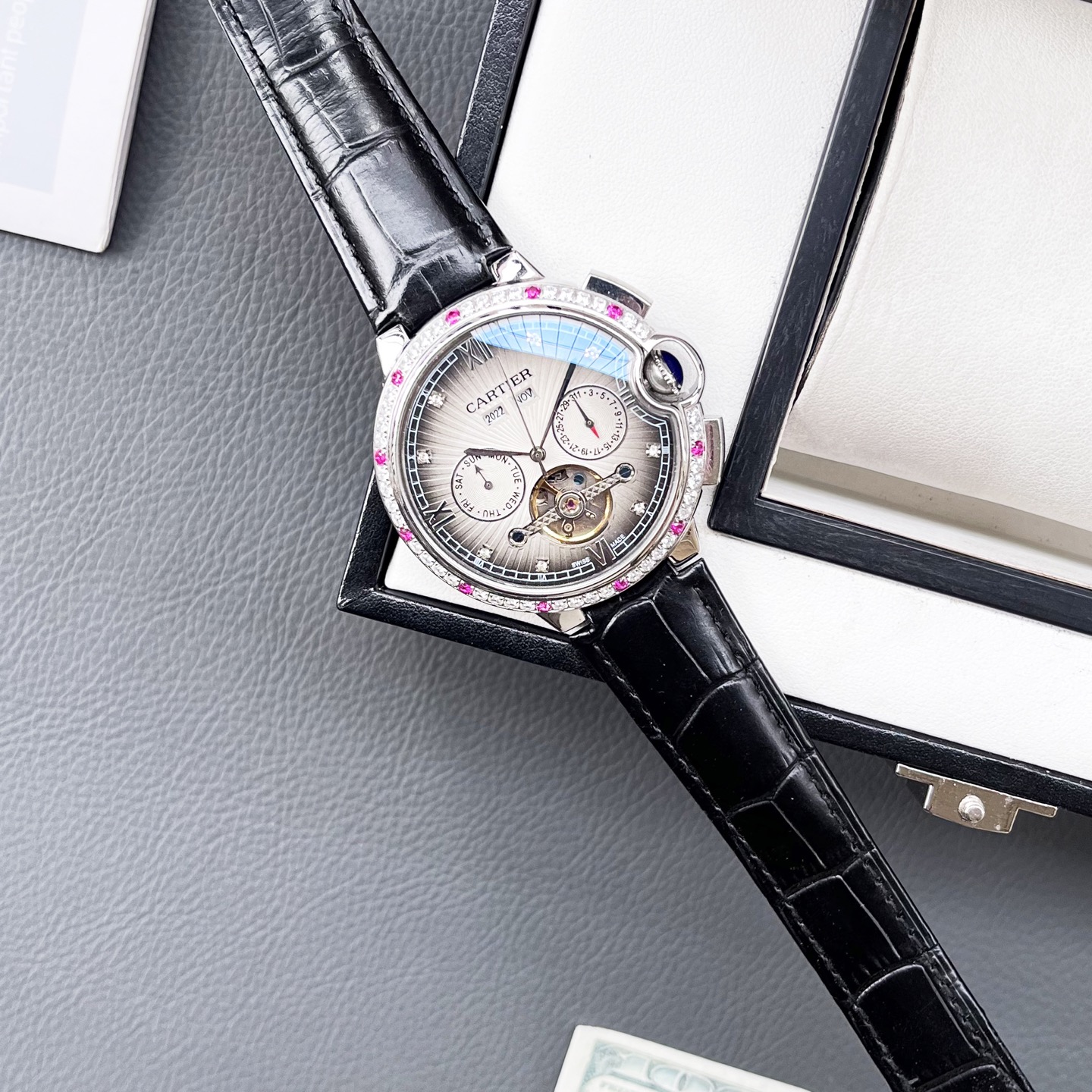 カルティエの新作コピーバロンブルーメンズ高強度機械式時計は  128831[7]