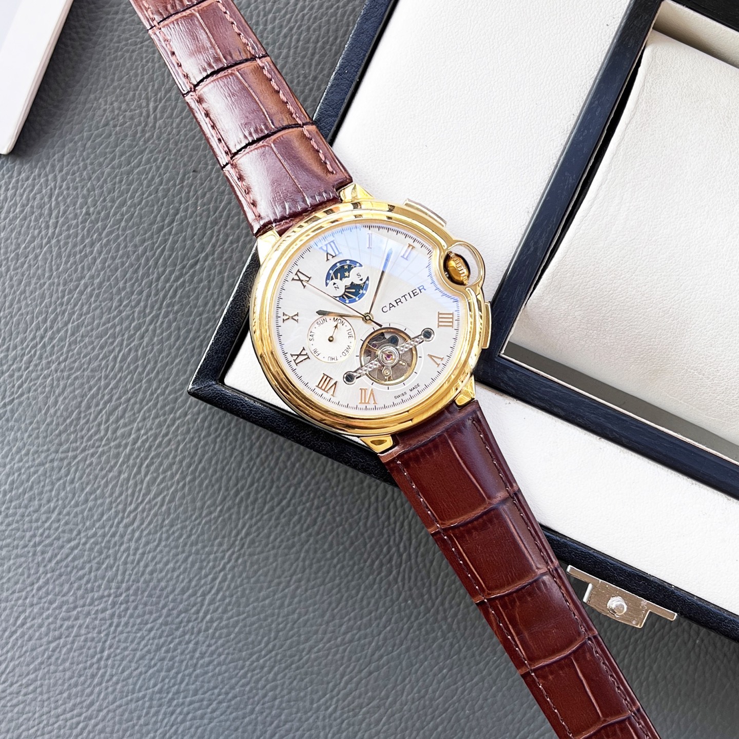 最新カルティエ精緻芸術品コピーバロンブルー日本の男性メカニカル時計 128822[6]