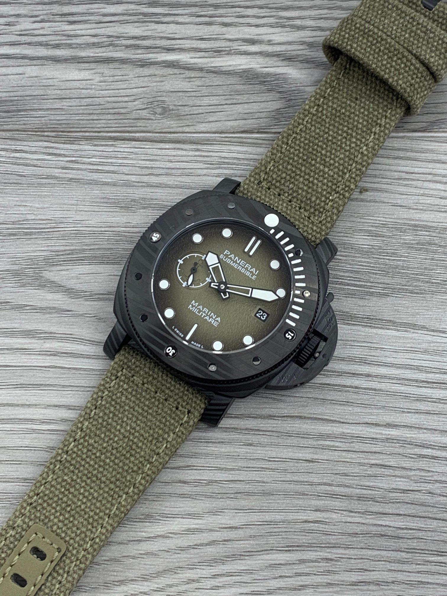 ブランドパネライ高級メンズ軍事時計自動巻き機械式ムーブメント 126906