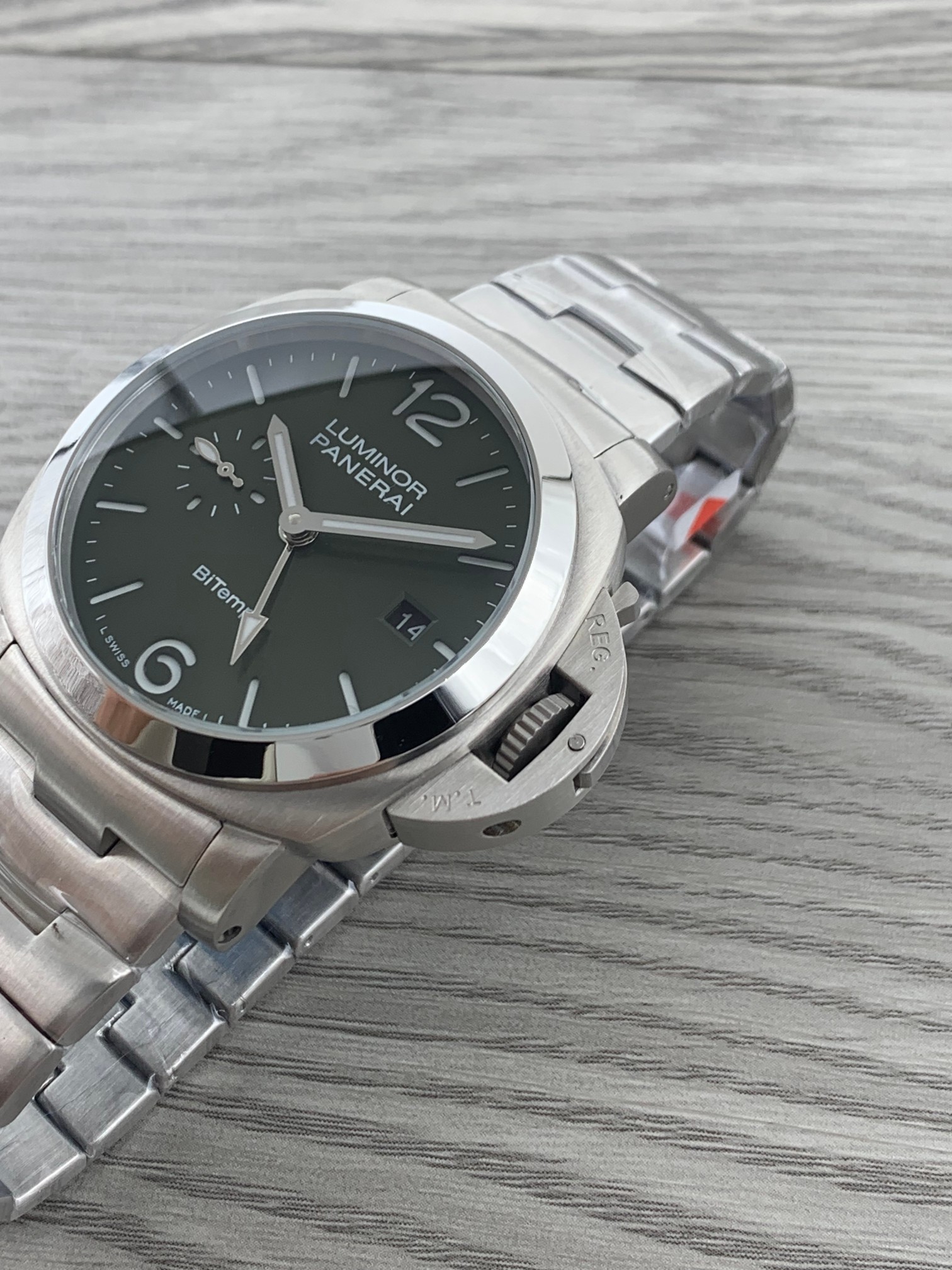 成功者のパネライルミノシリーズ自動巻き機械式コピーの腕時計 126898[1]