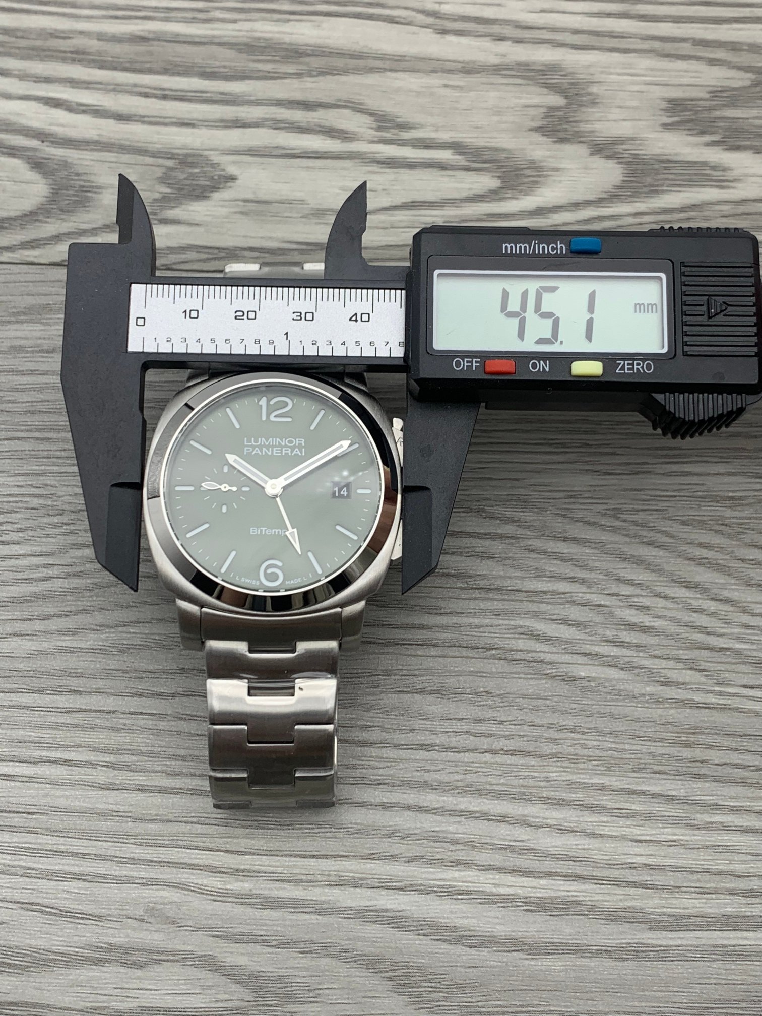 成功者のパネライルミノシリーズ自動巻き機械式コピーの腕時計 126898[4]