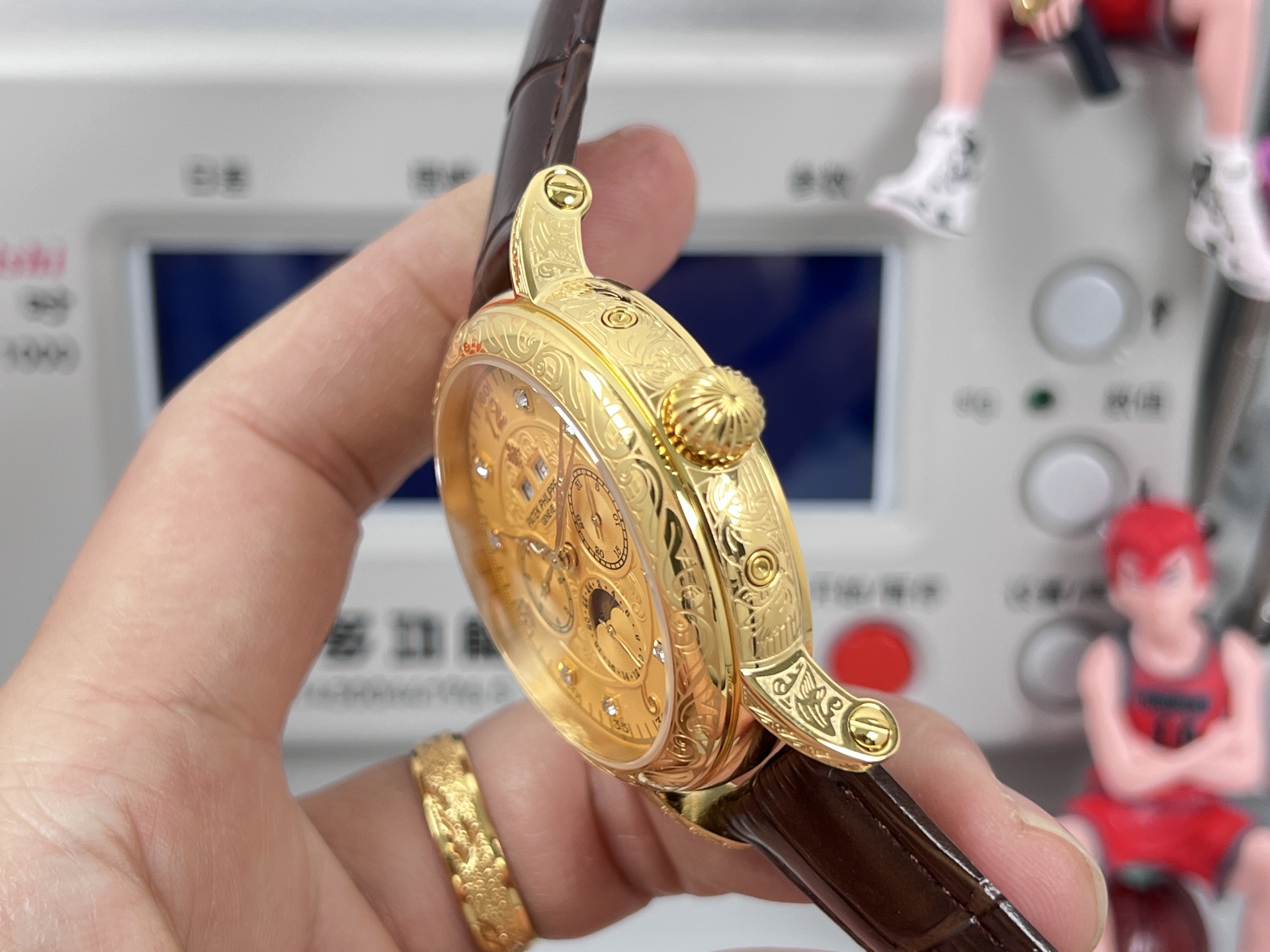 精巧な職人技が光る価値の高い新商品パテックフィリップ クラシック超複雑機構多機能時計 129328[3]