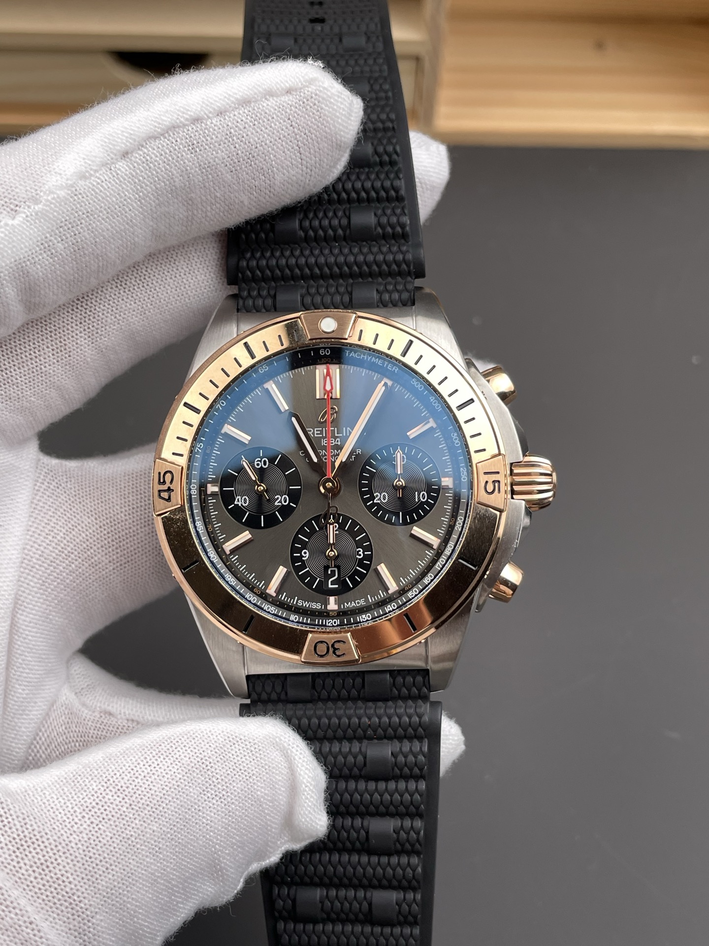 ブライトリング クロノグラフ B01 ローズゴールド＆グレースーパーコピー時計販売 128754