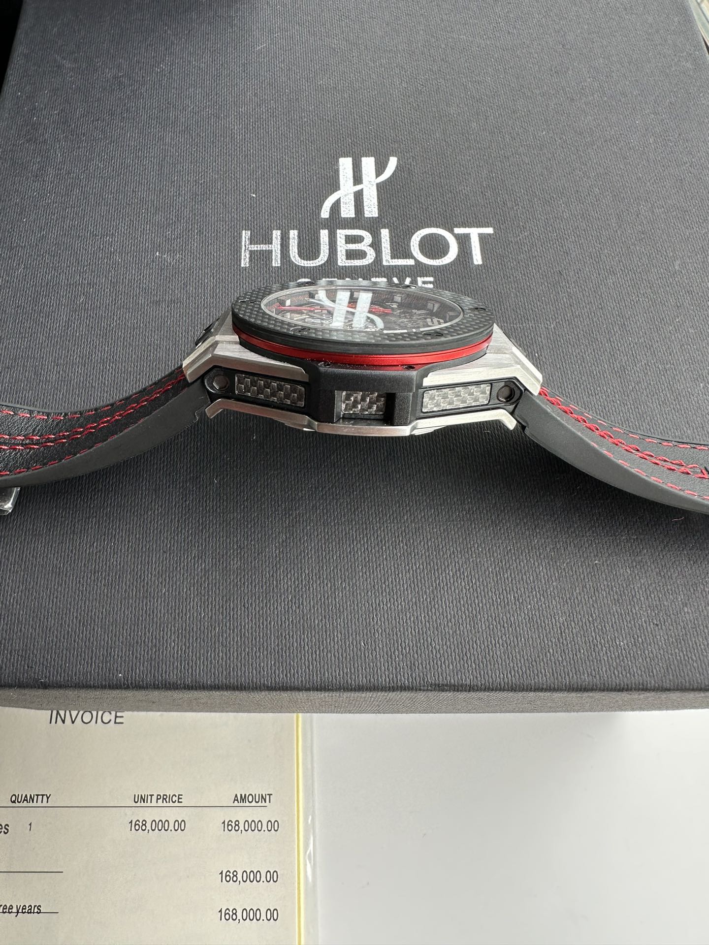 ウブロの最高傑作カーボンファイバー製ベゼル新しい魅スーパーコピー腕時計 127243[3]