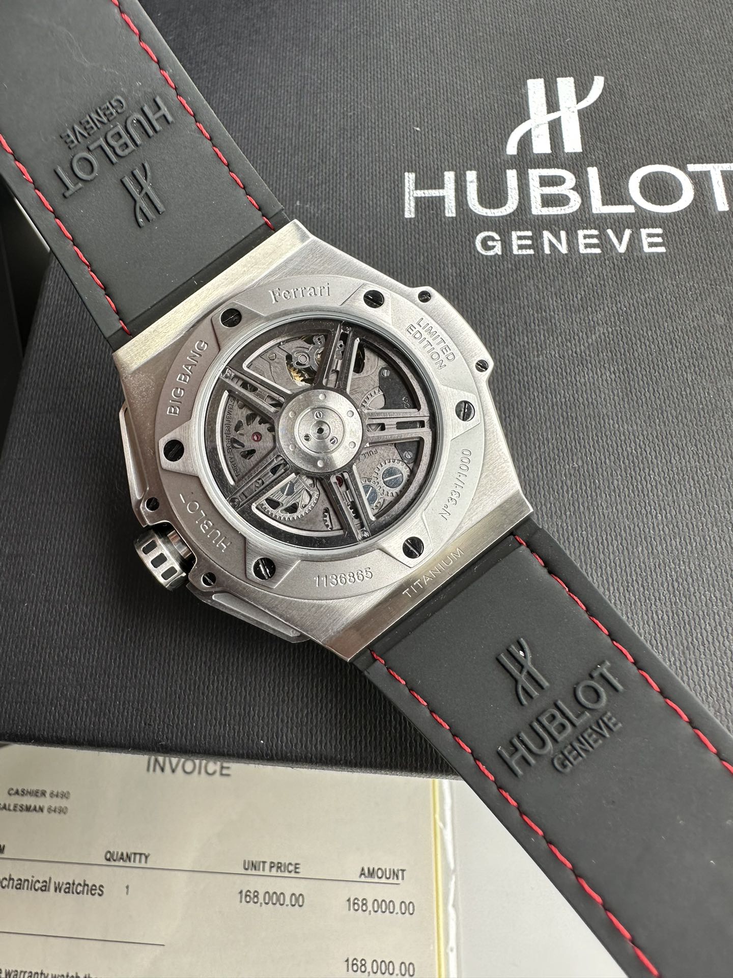 ウブロの最高傑作カーボンファイバー製ベゼル新しい魅スーパーコピー腕時計 127243[6]