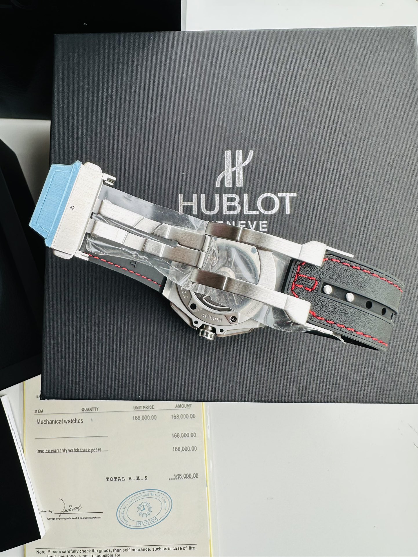 ウブロの最高傑作カーボンファイバー製ベゼル新しい魅スーパーコピー腕時計 127243[7]