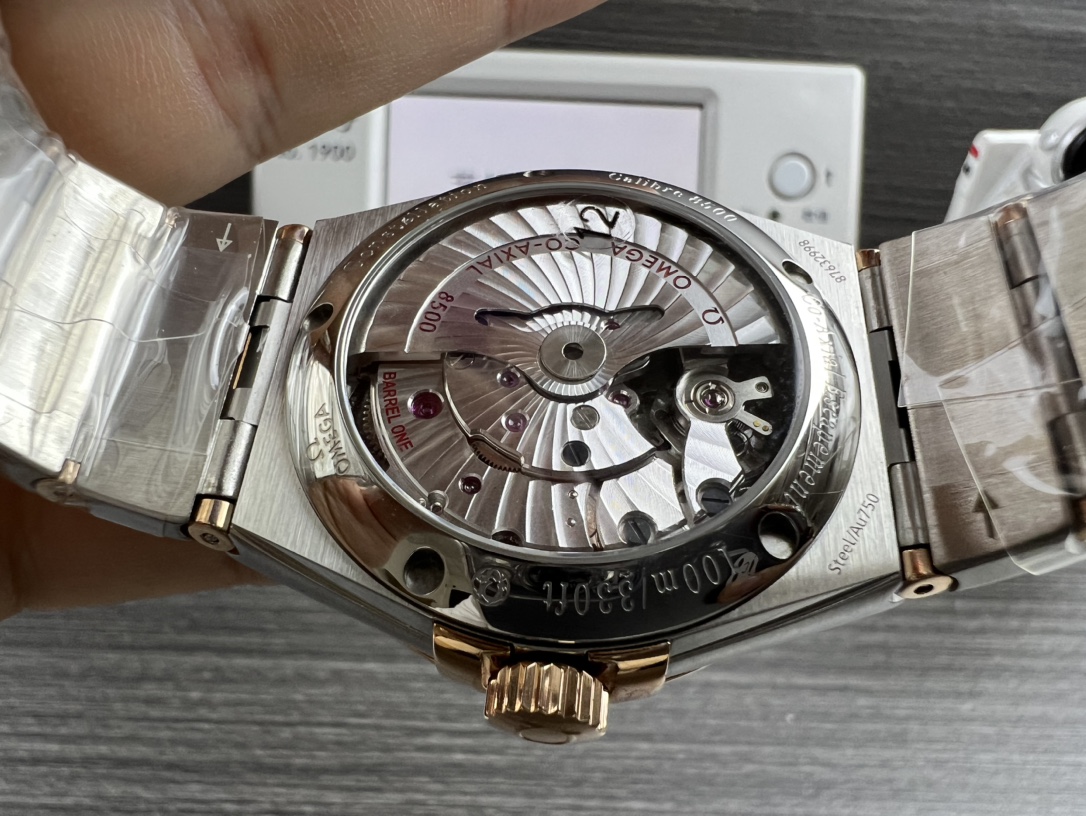 オメガ コンステレーション色彩絶腕時計コーアクシャル18Kセドナゴールド 123.20.38.21.02.007[5]