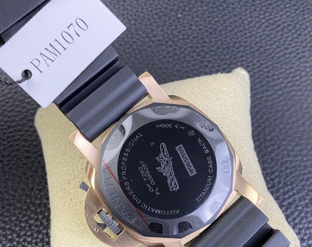 高品質素材パネライコピークロノグラフ カーボン P900ムーブメント  PAM1070  VS工場[5]