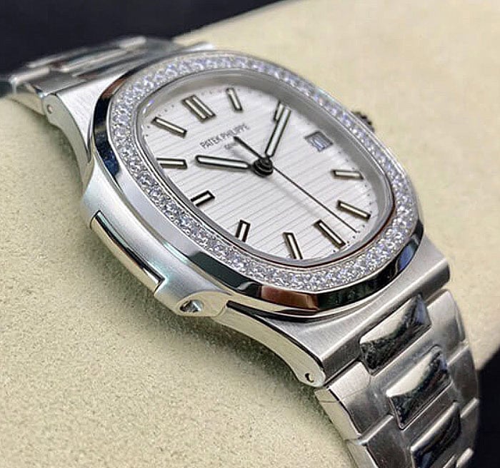 パテックフィリップコピーノーチラス高級優れた時計製造のCal.324 S Cムーブメント 5713/1G-010[2]