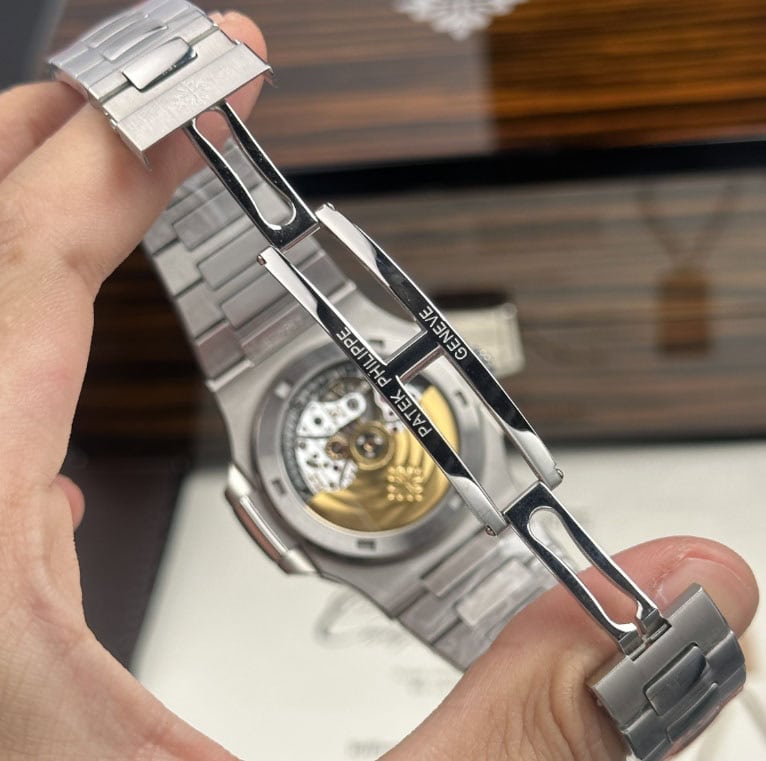 人気上昇パテックフィリップノーチラス精緻な時計コピーホワイト文字盤 5711008[7]