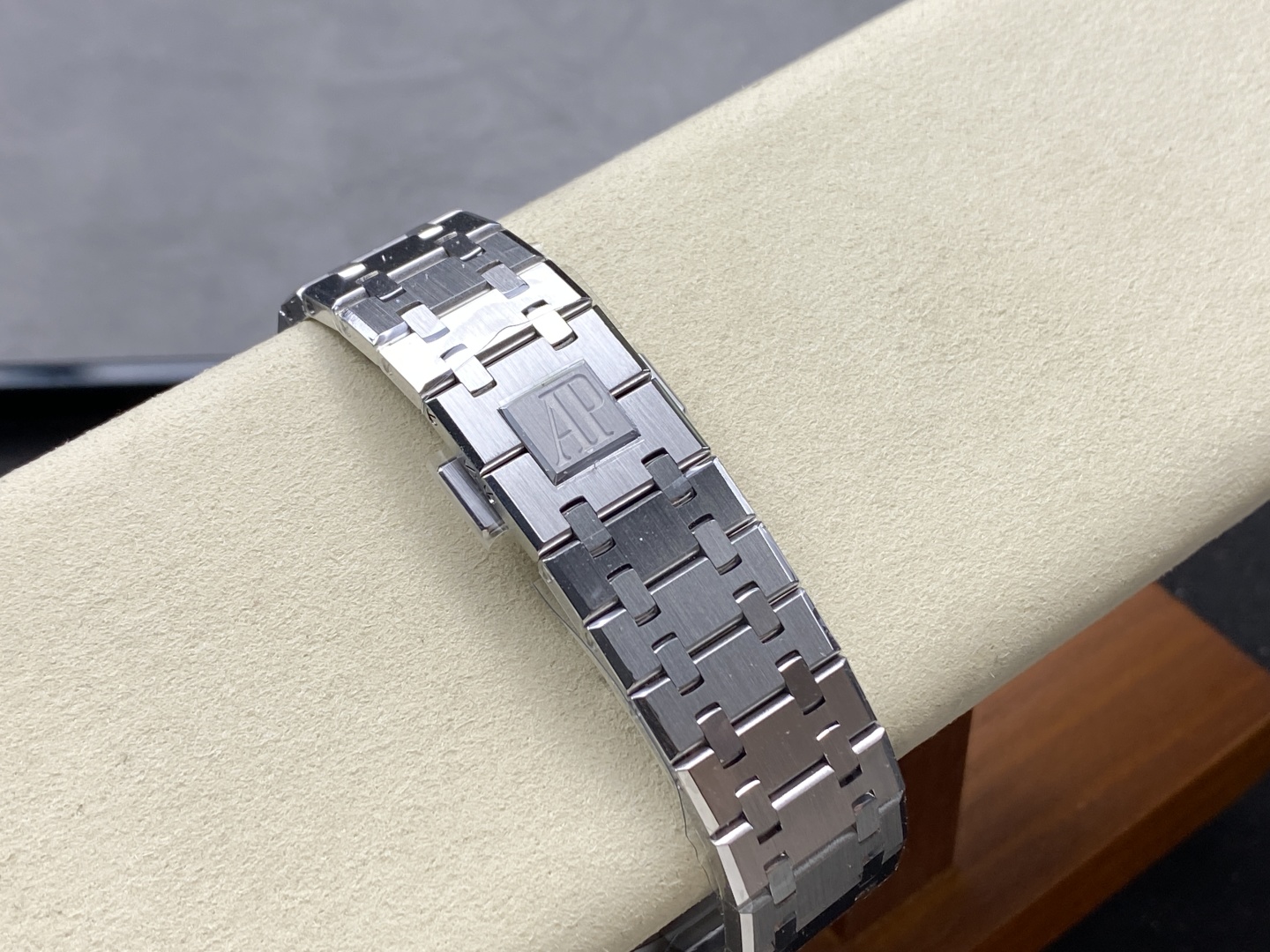 【APS工場】希少オーデマピゲロイヤルオークレプリカコピー時計  26240BC.OO.1320BC.01[7]