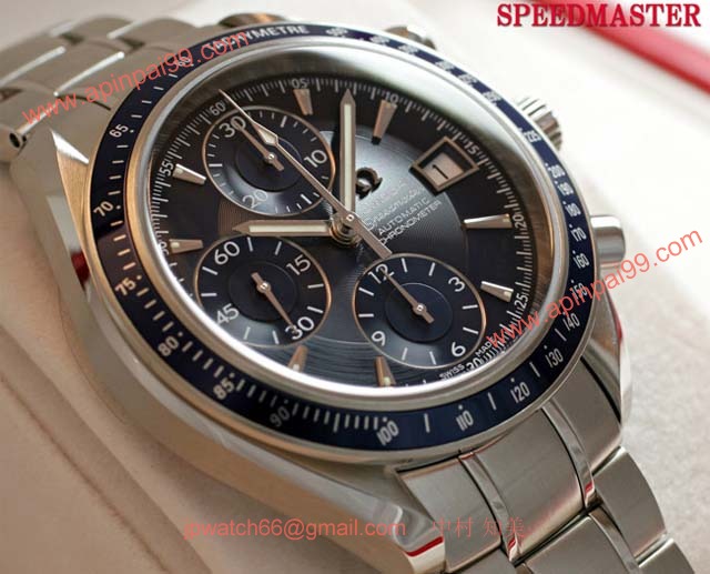 ケース：　ステンレススティール(以下SS) 直径約40mm 厚み15.5mm鏡面/ヘアライン仕上げ