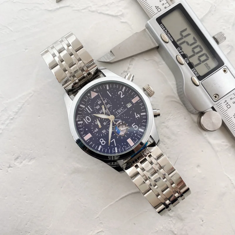 IWCスーパーコピー時計 クラシック パイロット シリーズ自動巻きムーブメント IWC361[4]