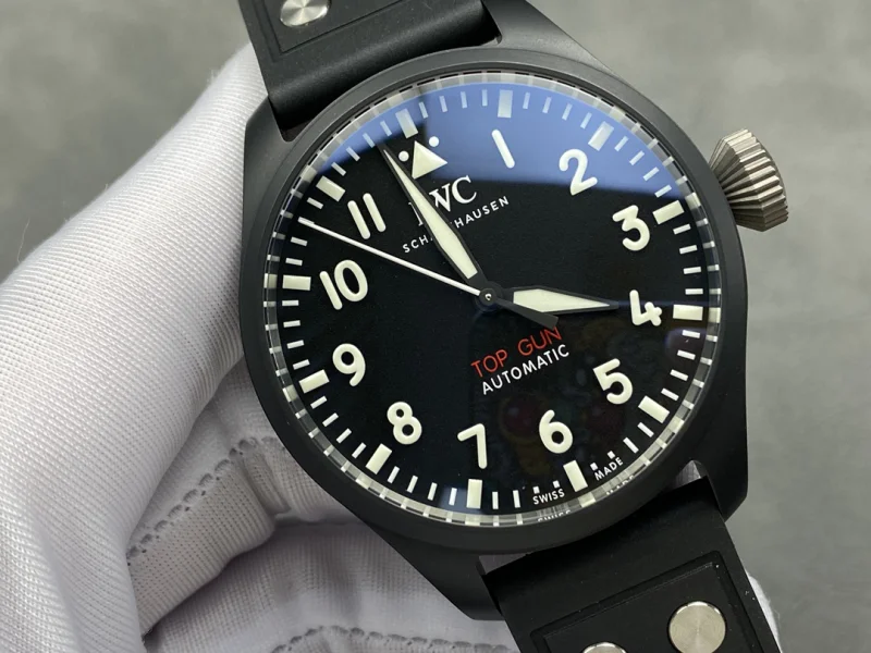 IWC最高に格好良い パイロットコピー時計ブラックセラミックモデル IW329802[1]