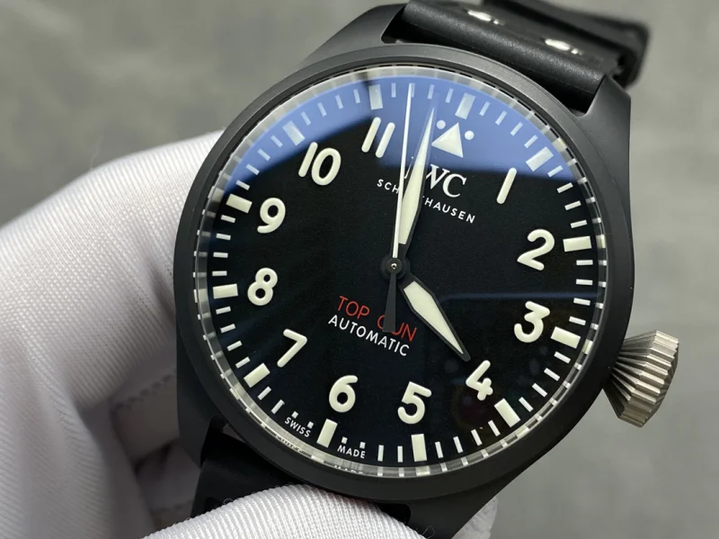 IWC最高に格好良い パイロットコピー時計ブラックセラミックモデル IW329802[2]