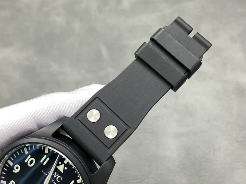 IWC最高に格好良い パイロットコピー時計ブラックセラミックモデル IW329802[4]