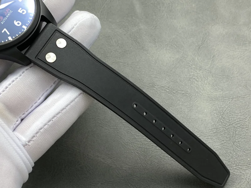 IWC最高に格好良い パイロットコピー時計ブラックセラミックモデル IW329802[5]