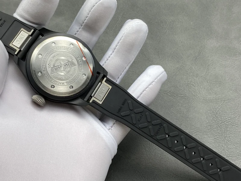 IWC最高に格好良い パイロットコピー時計ブラックセラミックモデル IW329802[6]