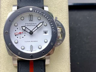 パネライ人気新作 ラバーソールとキャンバスストラップの時計 PAM1565