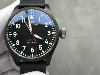 IWC最高に格好良い パイロットコピー時計ブラックセラミックモデル IW329802